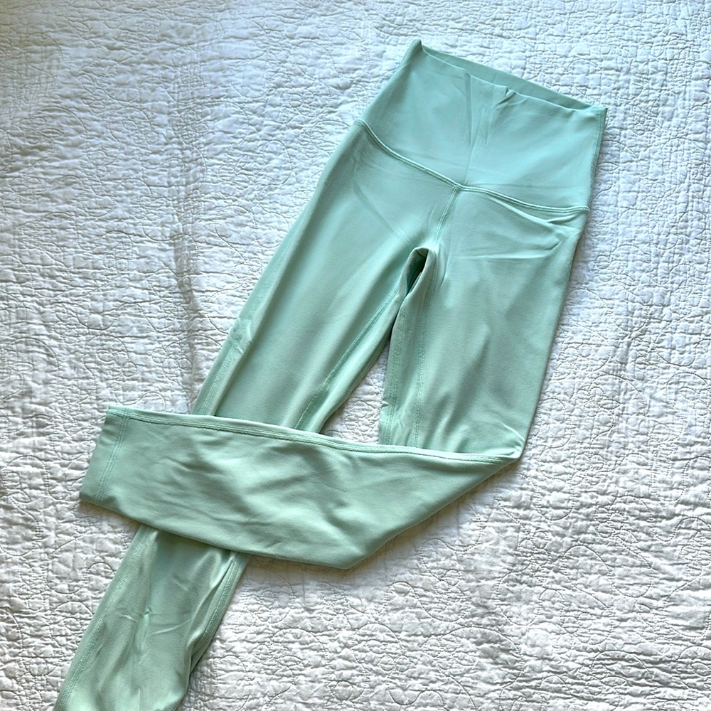 Lululemon Highrise Align leggings 24”inseam. Size 0 mint green
